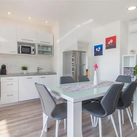 Lägenhet Of Murter, Two Bedroom